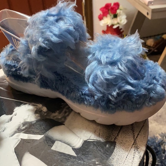UGG Fluff Sugar Sandal 💙 - Picture 3 of 14